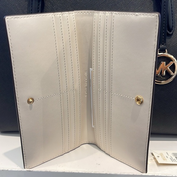 Michael Kors Reed Large Bifold Pebbled Leather Snap Wallet Card Case 
Lght Crea - Picture 6 of 16